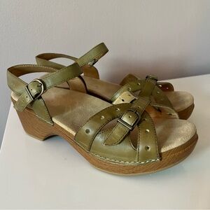 Dansko Womens Season Heeled Sandal EU 39 US 8.5-9 Beige Leather Buckle Retro